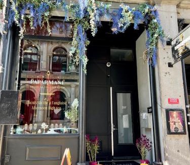 Old Montreal Apartment | Elegant 3 Bedroom apartment in old port - 302