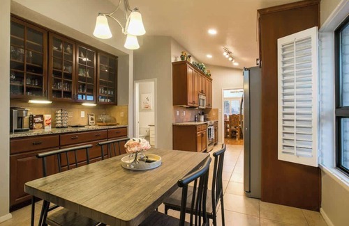 Paradise Hills Civic House | Elegant 5BR Home w/Pool Table