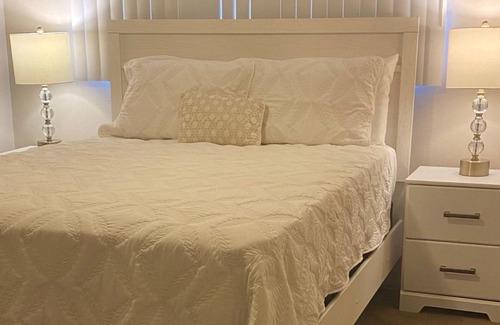 South Gate Apartment | Elegant and Modern Apartment near downtown LA