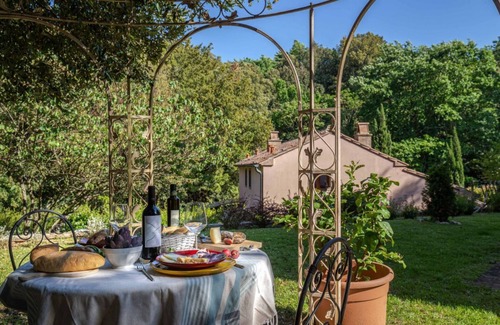Sassetta Apartment | Elegant apartment surrounded by nature with swimming pool