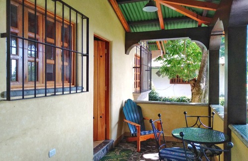 Pasajcap Apartment | Elegant Apt + Atitlan/Volcano Views @7 Volcanes