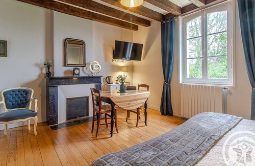 La Menitre Bed & Breakfast | Elegant B&B near Loire with park and pool