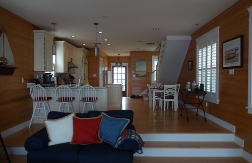 Stone Harbor House | Elegant Bayfront Cottage for Family Rental 3BR, 2.5 baths. bikes, kayak, dock