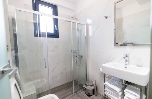 Kiparissia Hotel | Elegant Beach Hotel