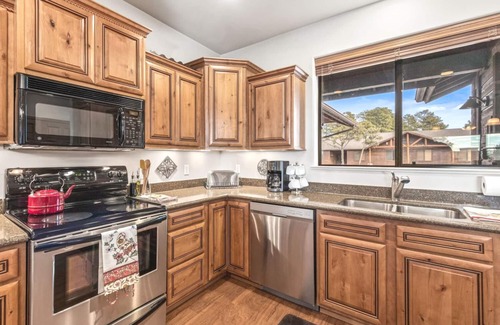 Payson Condo | Elegant Central Payson Getaway!