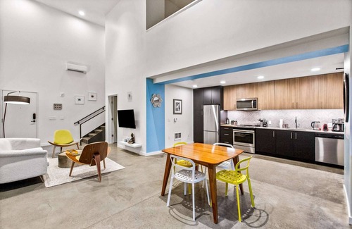 Downtown Apartment | Elegant design meets optimal location amid the natural beauty of Downtown Redmond.
