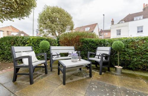 Epsom Apartment | Elegant Epsom Flat in Period Building