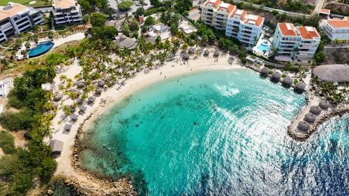 Pietermaai District House | Elegant Getaway for Couples & Friends at Blue Bay