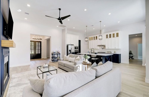 Hull House | Elegant home Among the Trees