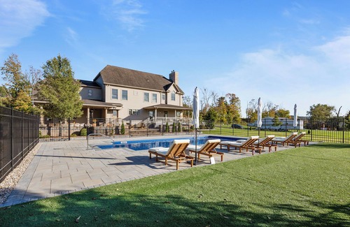 Chester House | Elegant Home w/7BRs, Game Room, Luxury Yard, Pool