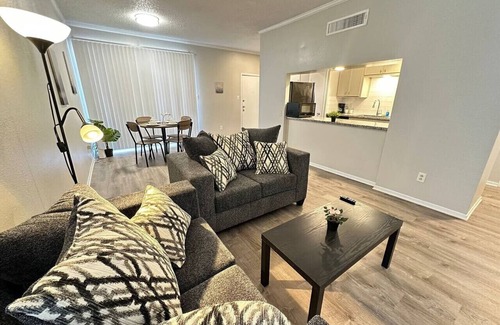 Nassau Bay Apartment | Elegant Houston | Close to NASA & Kemah Boardwalk