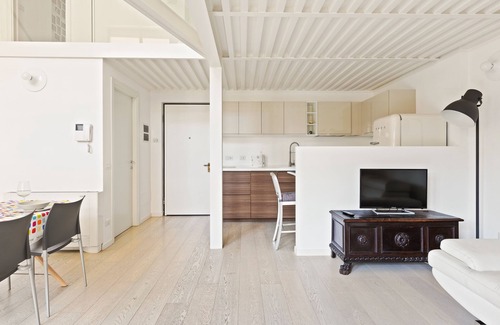 Precotto Apartment | Elegant Loft with balcony