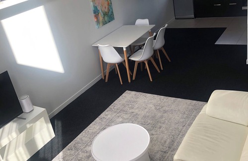 Hobsonville Apartment | Elegant minimalistic 3 BR apartment in stunning Hobsonville Point