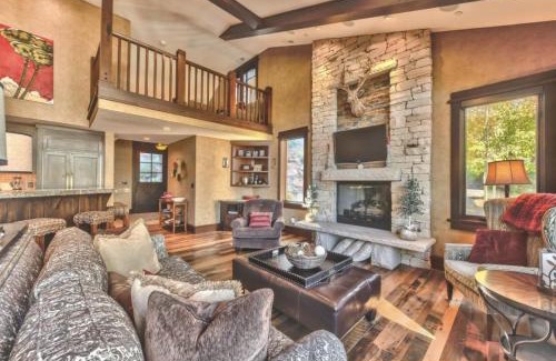 Empire Pass House | Elegant mountain retreat at Deer Valley, walk to skiing, private hot tub, mountain views