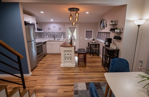 Thayer House | Elegant Native Stone Home near Spring River