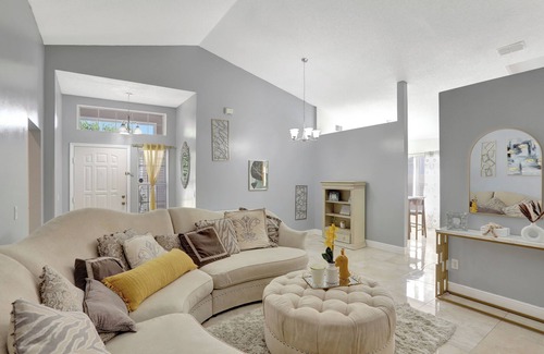 Southchase House | Elegant Single-Story Oasis with Pristine Water Filtration System in Orlando