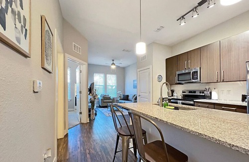 Carver City - Lincoln Gardens Apartment | Elegant, Sophisticated Living in Central Tampa