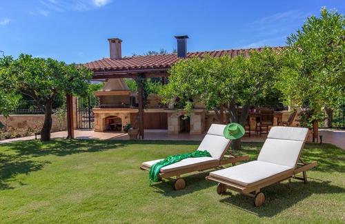 Katsifariana Villa | Elegant, stone-built designer Villa Anerocurù with gardens & BBQ, by Chania city