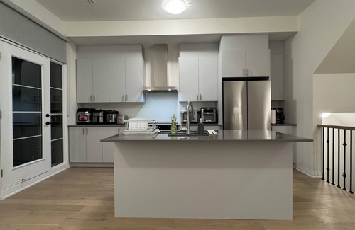 Vaughan House | Elegant Townhome in Prestigious Woodbridge Estate, Vaughan (Selena)