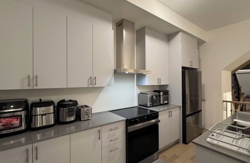 Vaughan House | Elegant Townhome in Prestigious Woodbridge Estate, Vaughan (Selena)