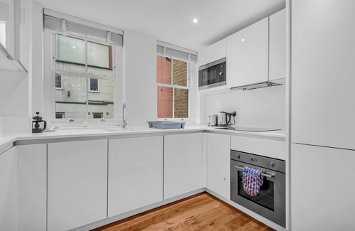 Bishopsgate Apartment | Elegant Two Bedroom Serviced Apartment in Artillery Lane