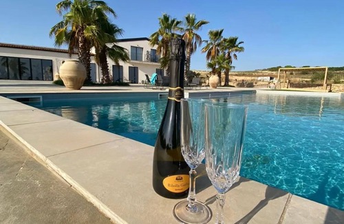Caltagirone Villa | Elegant villa in Sicily with luxurious rooms, pool and event facilities