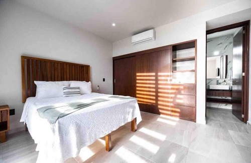 Lazaro Cardenas Apartment | Elegante condominio a 6 min del malecón y playas