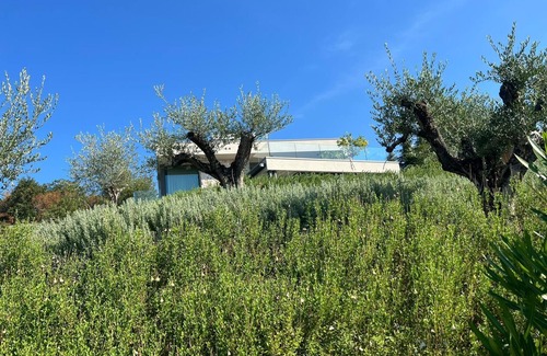 Marciaga Villa | Elegante Luxusvilla mit Pool und Spektakulärer Aussicht auf den Gardasee