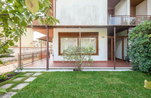 Tremestieri Etneo Villa | Elegante Villa con Giardino tra Catania ed Etna