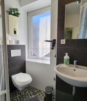 Duisburg City Center Apartment | ELENA flat Orchidee Duisburg Zentrum