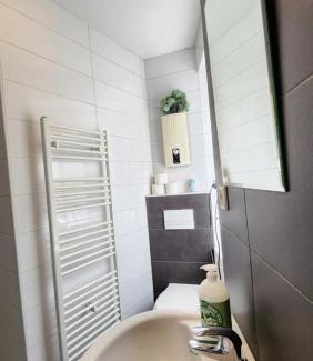 Duisburg City Center Apartment | ELENA flat Orchidee Duisburg Zentrum