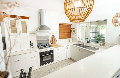 Cairns North Apartment | Elevated 2BR Modern Furnished Terrace Apt - Pool