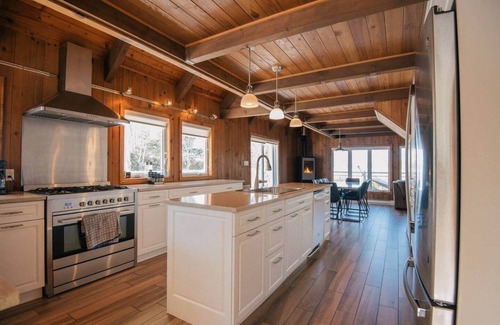 Stratford Ski Chalet | Elgin Inn -Rustique bord de lac, SPA, quai, kayaks