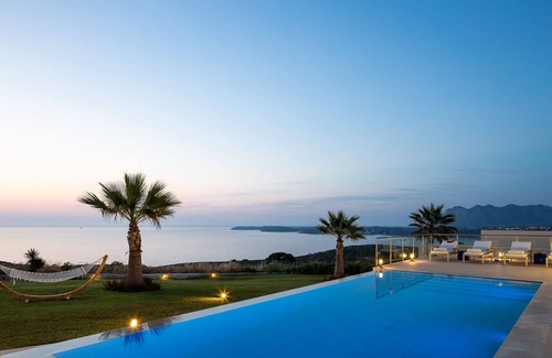 Kalathas Villa | Elias Villa - Four Bedroom Villa, Sleeps 10