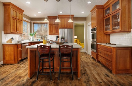Beaverton House | Elite Luxury Near Portland, *Pet Friendly*, Hot Tub, Ping Pong, Game Room, 20 Minutes to Downtown