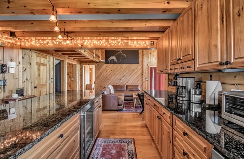Farmersville Station Ski Chalet | Ellicottville Private Resort, Ski, Explore, Rest! -15 min to Ski/town