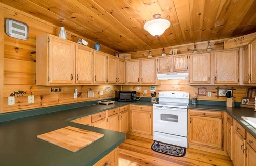Morganton Cabin | Elliot's Hideaway, Pet Friendly