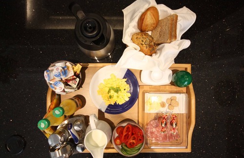 Neuschonefeld Apartment | Elsteraue - Romantic Apartments in Leipzig, *2km to the city center*