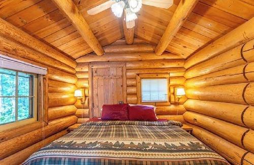 Ely Cottage | Ely MN. Remote, off-grid, wilderness property. Surrounded by BWCA. .