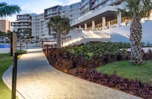 Palm Beach Resort | Embassy Suites By Hilton Aruba Beach Resort