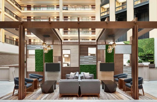 Independence Hotel | Embassy Suites by Hilton Cleveland Rockside