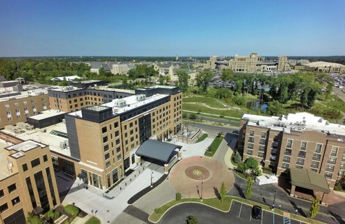 South Bend Hotel | Embassy Suites by Hilton South Bend