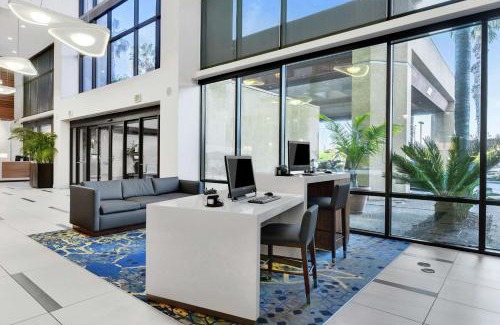 Orange Hotel | Embassy Suites by Hilton Anaheim-Orange