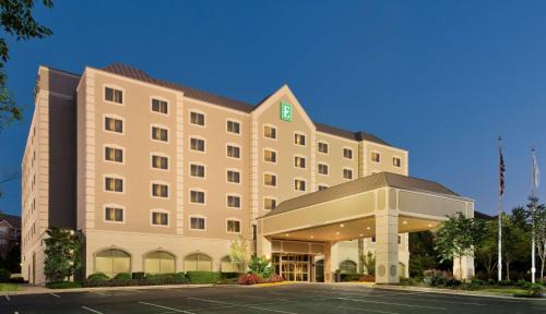 Herndon Hotel | Embassy Suites by Hilton Dulles Airport