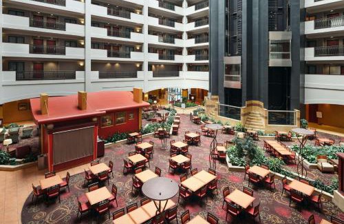 Coliseum Central Hotel | Embassy Suites by Hilton Hampton Convention Center