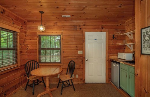 Cedar Mountain Cabin | Emerald Lake Cabin- Lakefront - Hikes - MTB Trails - Couples
