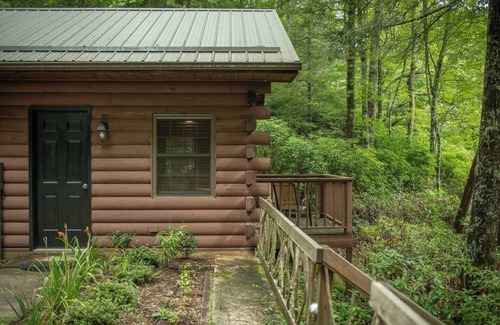 Cedar Mountain Cabin | Emerald Lake Cabin- Lakefront - Hikes - MTB Trails - Couples