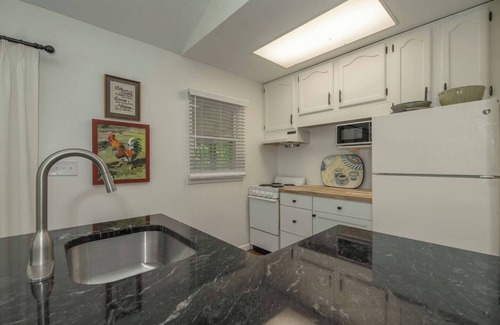 Cedar Mountain House | Emerald Lake Cottage - Families - Fishing - Biking