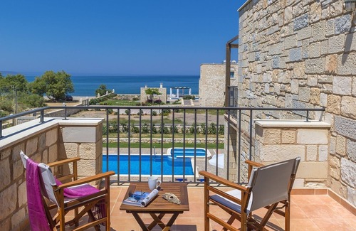 Kolymvari Villa | Emerald villa 70m from the beach