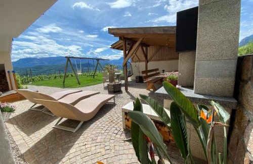 Caldaro Sulla Strada del Vino Apartment | Emily Elisa Traum Ferienwohnung mit atemberaubenden Seeblick